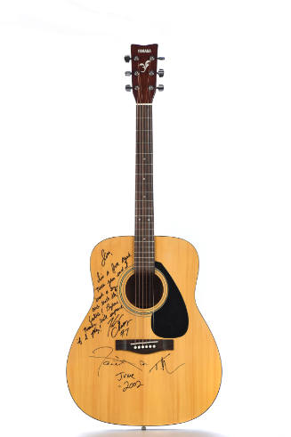 Yamaha F310, signed by Faith Hill and Kenny Chesney